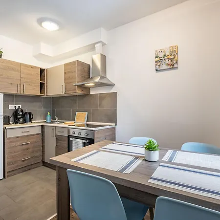 Comfy Flat In The Centre With Free Parking Будапешт