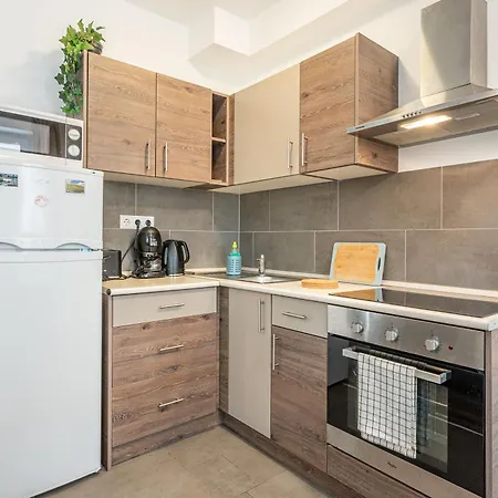 Апартаменты Comfy Flat In The Centre With Free Parking *