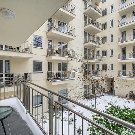 Comfy Flat In The Centre With Free Parking Апартаменты