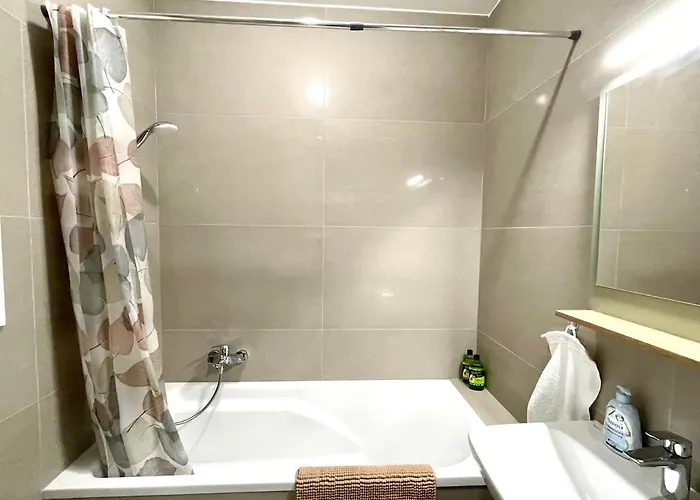 شقة Comfy Flat In The Centre With Free Parking *