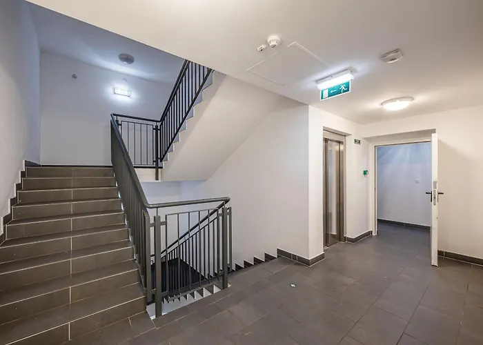 Comfy Flat In The Centre With Free Parking شقة